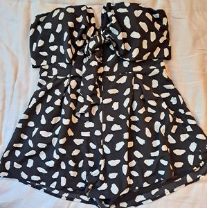 Lulu's never worn strapless rompers with tie front size L